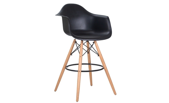 Черный барный стул eames